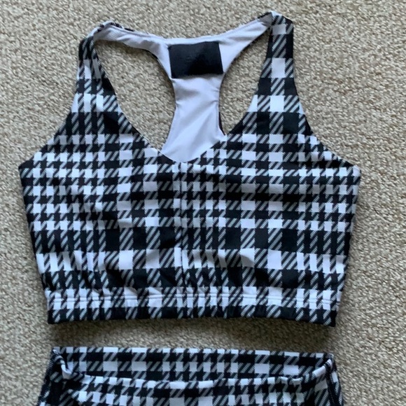 Work out wear - Picture 3 of 3